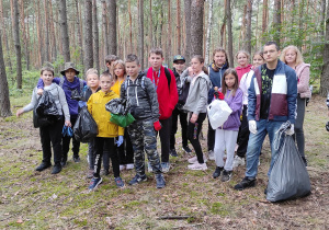 Uczniowie SP nr 1 sprzątają Świat