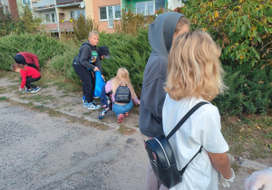 Uczniowie SP nr 1 sprzątają Świat