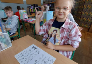 Międzynarodowy Dzień Głuchych i Języka Migowego - lekcje języka migowego w SP 1