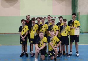 Uczniowie zwycięskiej drużyny SP nr 1