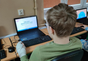 Lekcja o dezinformacji w klasach 6 - 8