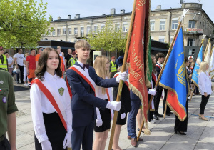 3 maja uroczystości patriotyczne z udziałem uczniów dyrekcji i JEDYNKI