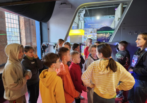 Uczniowie klasy 4a i 4b na wycieczce w Łodzi w Park Trampolin SALTOS oraz ARENA LASER GAMES