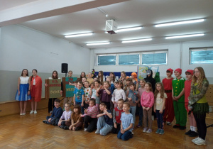 Pasowanie "Pierwszaków" na czytelników Biblioteki Szkolnej