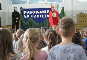 Pasowanie "Pierwszaków" na czytelników Biblioteki Szkolnej