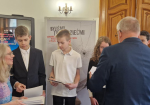 Finaliści Wojewódzkiego Tematycznego Konkursu Historycznego Byliśmy tylko dziećmi. Gehenna polskich dzieci w czasie II wojny światowej