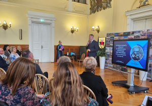 Przedstawiciele szkoły podczas konferencji oświatowej pt. "Technologia jest dla ludzi, a nie ludzie dla technologii"