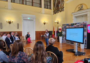 Przedstawiciele szkoły podczas konferencji oświatowej pt. "Technologia jest dla ludzi, a nie ludzie dla technologii"