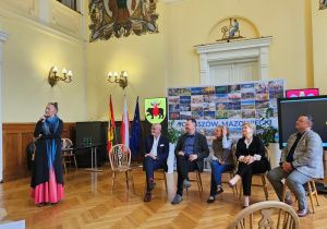 Przedstawiciele szkoły podczas konferencji oświatowej pt. "Technologia jest dla ludzi, a nie ludzie dla technologii"