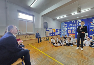 Uroczysta akademia z okazji Dnia Edukacji Narodowej w JEDYNCE