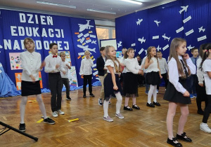 Uroczysta akademia z okazji Dnia Edukacji Narodowej w JEDYNCE