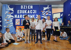 Uroczysta akademia z okazji Dnia Edukacji Narodowej w JEDYNCE