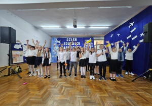 Uroczysta akademia z okazji Dnia Edukacji Narodowej w JEDYNCE