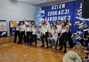 Uroczysta akademia z okazji Dnia Edukacji Narodowej w JEDYNCE