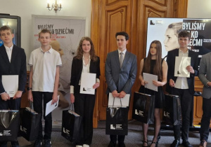 Finaliści Wojewódzkiego Tematycznego Konkursu Historycznego Byliśmy tylko dziećmi. Gehenna polskich dzieci w czasie II wojny światowej