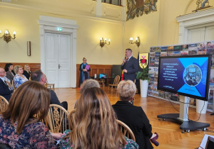 Przedstawiciele szkoły podczas konferencji oświatowej pt. "Technologia jest dla ludzi, a nie ludzie dla technologii"