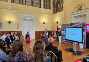 Przedstawiciele szkoły podczas konferencji oświatowej pt. "Technologia jest dla ludzi, a nie ludzie dla technologii"