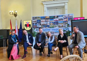 Przedstawiciele szkoły podczas konferencji oświatowej pt. "Technologia jest dla ludzi, a nie ludzie dla technologii"