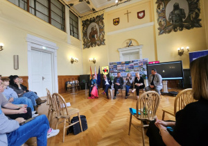 Przedstawiciele szkoły podczas konferencji oświatowej pt. "Technologia jest dla ludzi, a nie ludzie dla technologii"