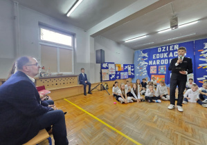 Uroczysta akademia z okazji Dnia Edukacji Narodowej w JEDYNCE