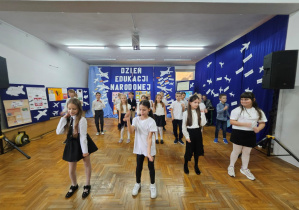 Uroczysta akademia z okazji Dnia Edukacji Narodowej w JEDYNCE