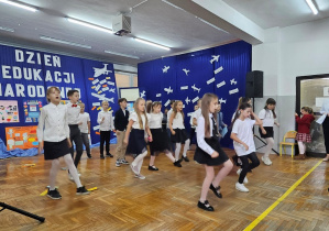 Uroczysta akademia z okazji Dnia Edukacji Narodowej w JEDYNCE