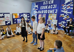 Uroczysta akademia z okazji Dnia Edukacji Narodowej w JEDYNCE