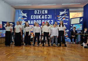 Uroczysta akademia z okazji Dnia Edukacji Narodowej w JEDYNCE