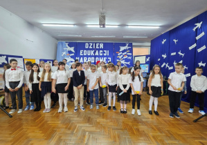Uroczysta akademia z okazji Dnia Edukacji Narodowej w JEDYNCE