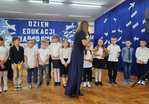 Uroczysta akademia z okazji Dnia Edukacji Narodowej w JEDYNCE