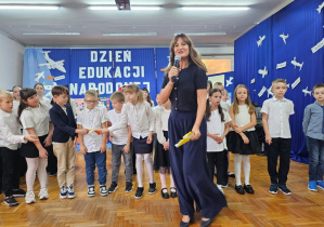 Uroczysta akademia z okazji Dnia Edukacji Narodowej w JEDYNCE